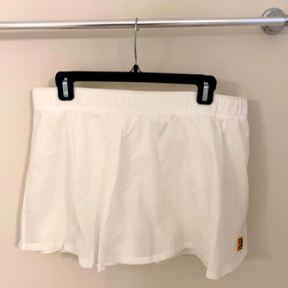 Nike women's white tennis skirt